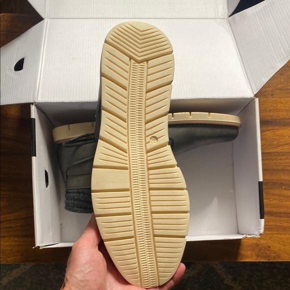 Men's Gray Casual Boots - Picture 6 of 7